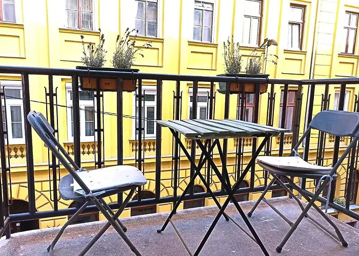 Opera Home Apartment
